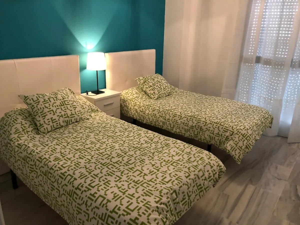 Torremolinos, Playa Del Bajondillo, Primera Linea Apartment